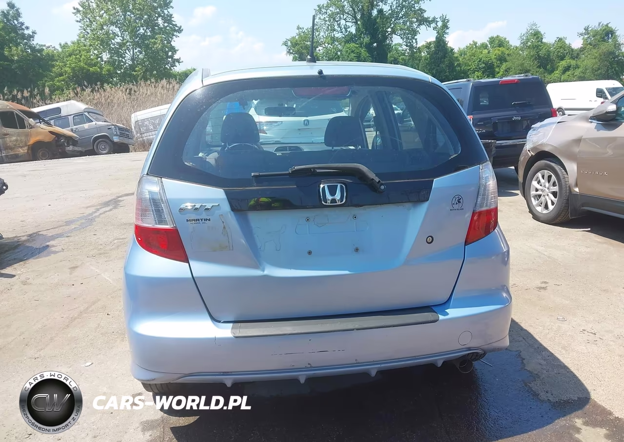 2010 Honda Fit VIN:JHMGE8H29AC026650 - 16