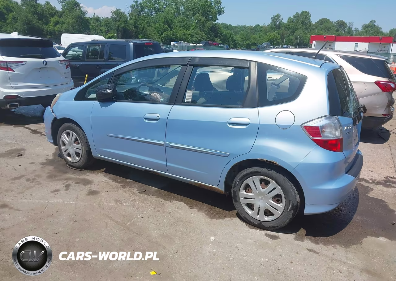2010 Honda Fit VIN:JHMGE8H29AC026650 - 3