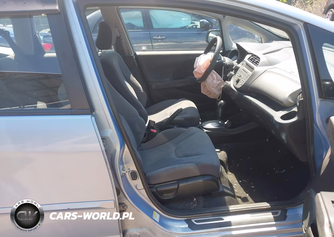 2010 Honda Fit VIN:JHMGE8H29AC026650 - 5