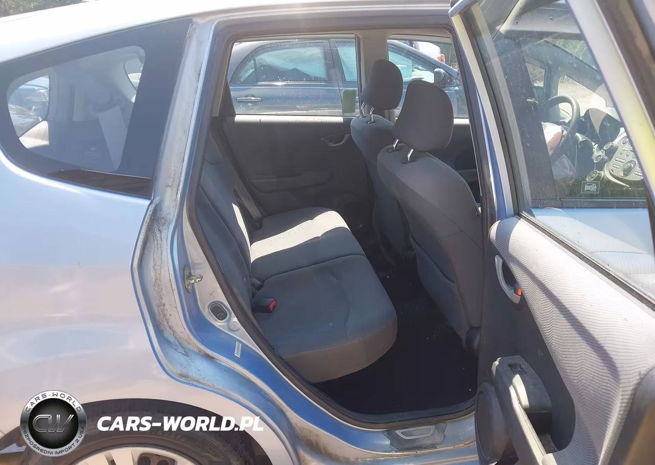 2010 Honda Fit VIN:JHMGE8H29AC026650 - 8