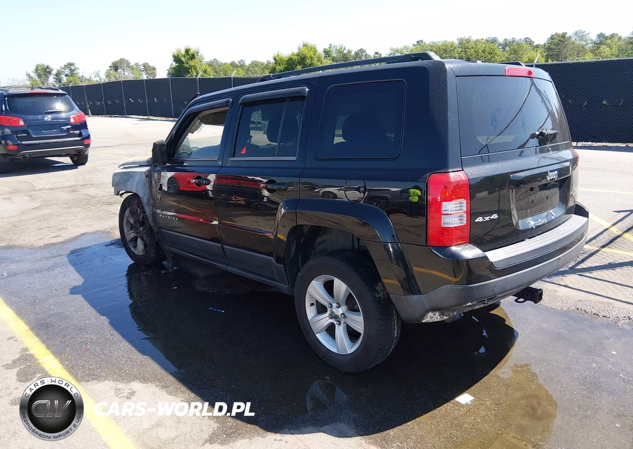 2014 Jeep Patriot Latitude VIN:1C4NJRFB3ED568243 - 3