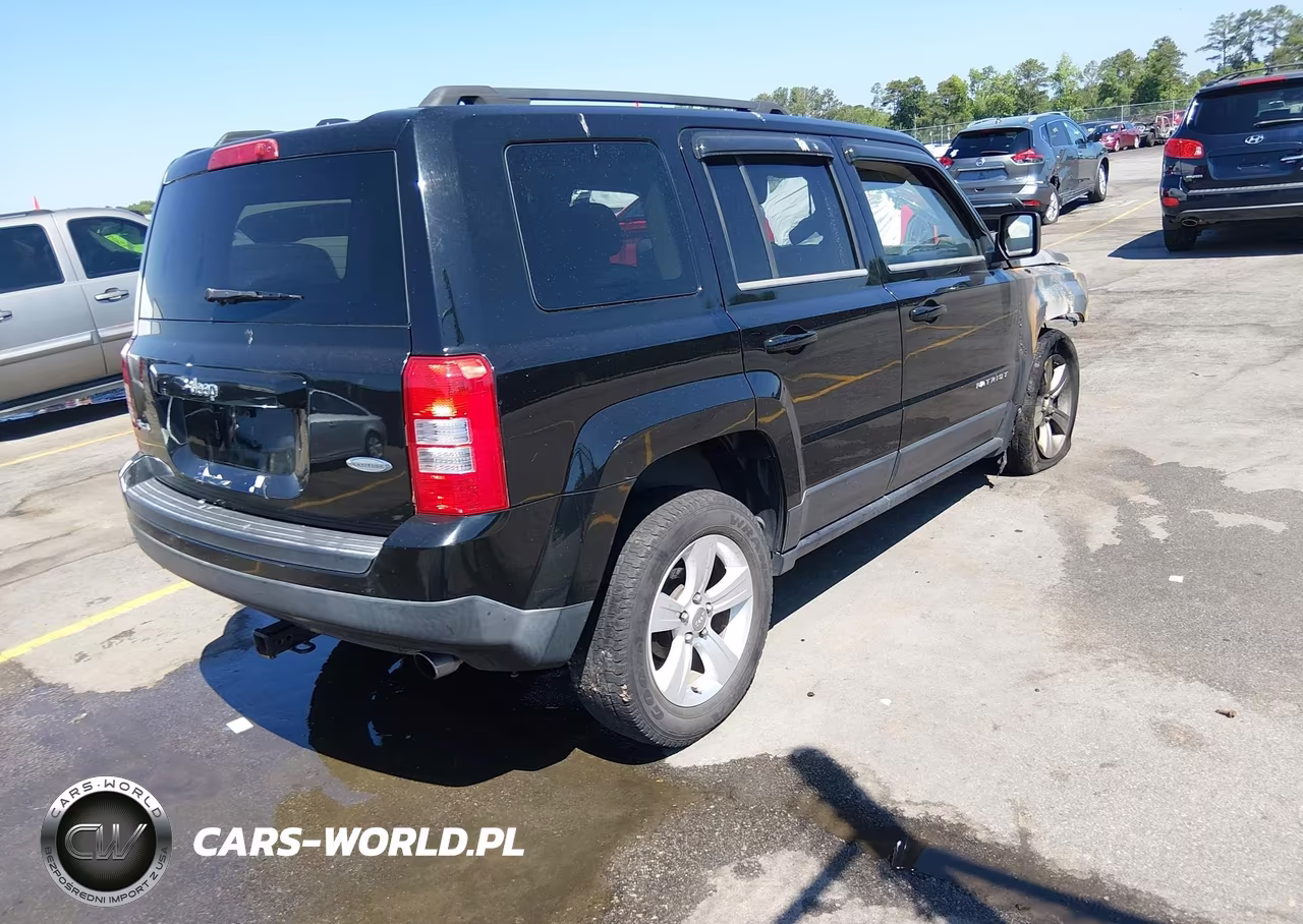 2014 Jeep Patriot Latitude VIN:1C4NJRFB3ED568243 - 4