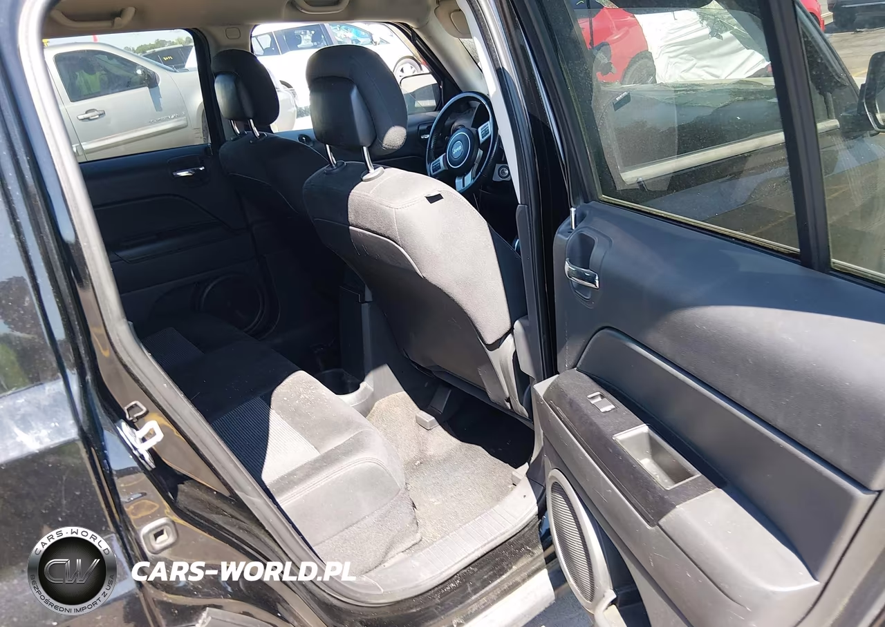 2014 Jeep Patriot Latitude VIN:1C4NJRFB3ED568243 - 8