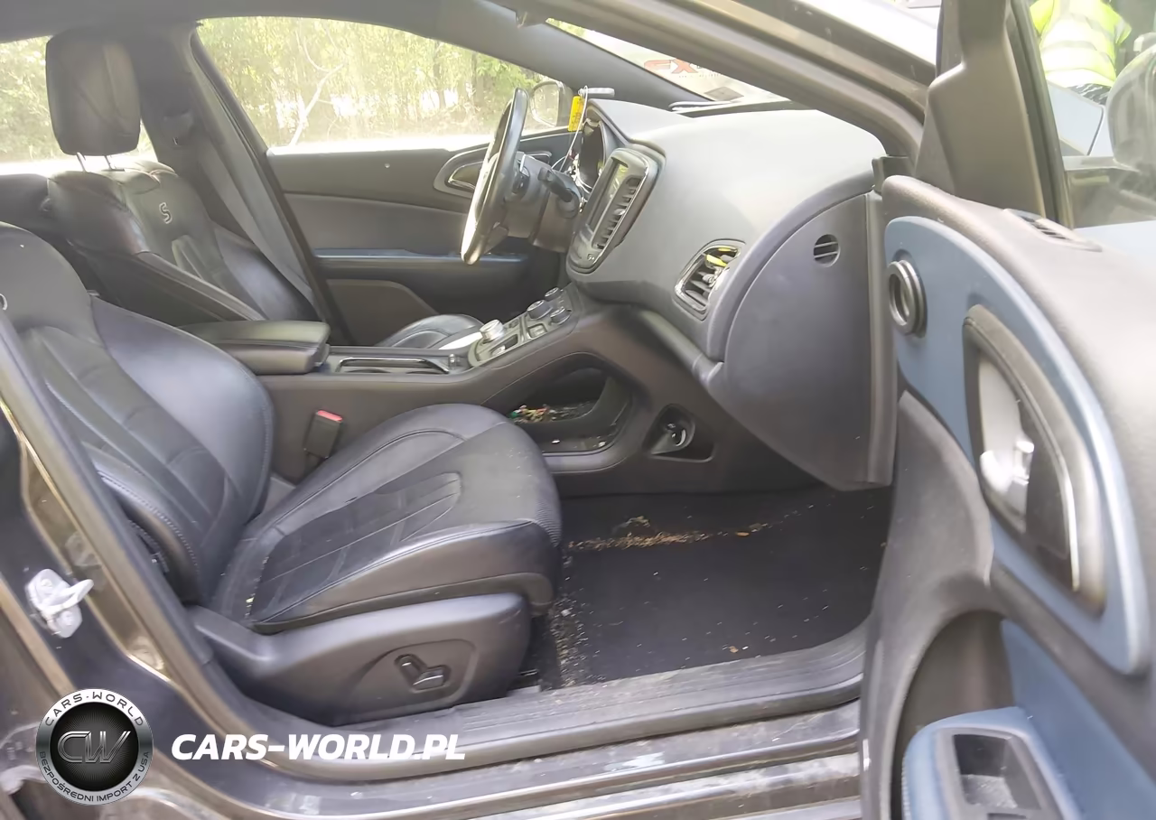 2015 Chrysler 200 S VIN:1C3CCCDG3FN500487 - 5