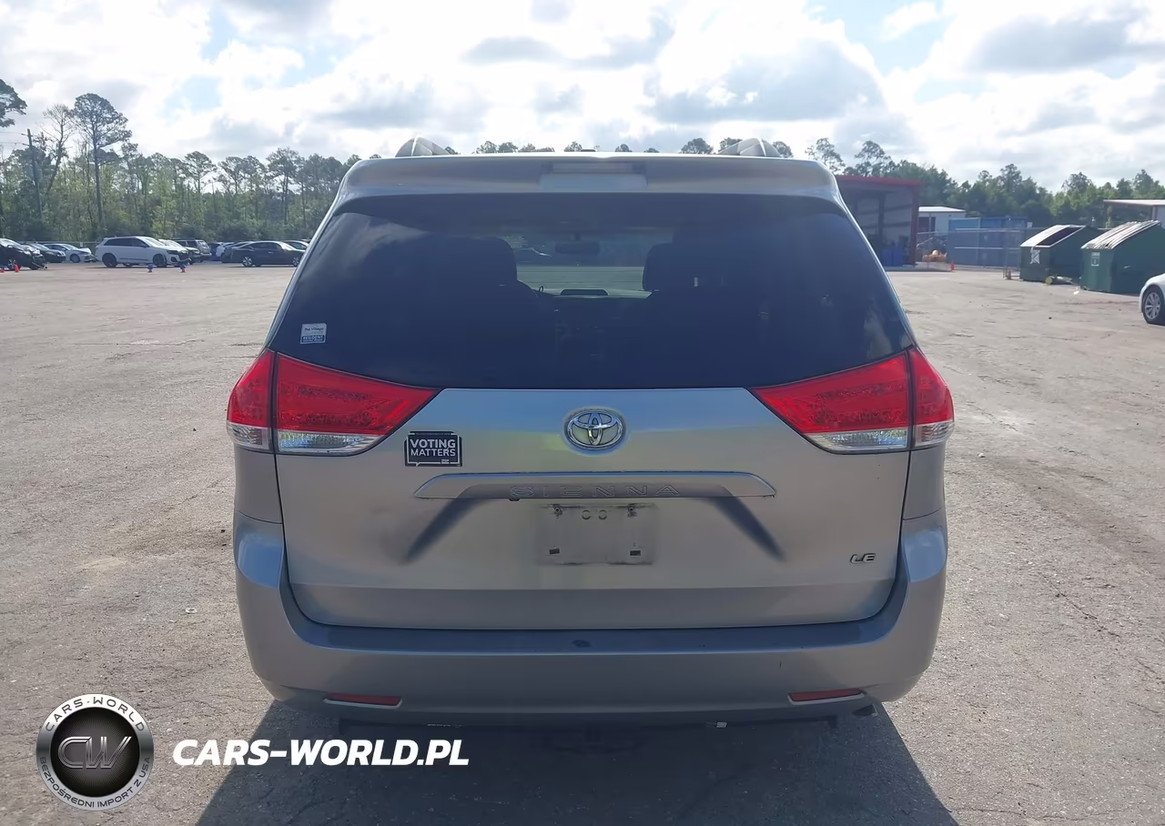 2011 Toyota Sienna Le V6 VIN:5TDKK3DC0BS024405 - 16