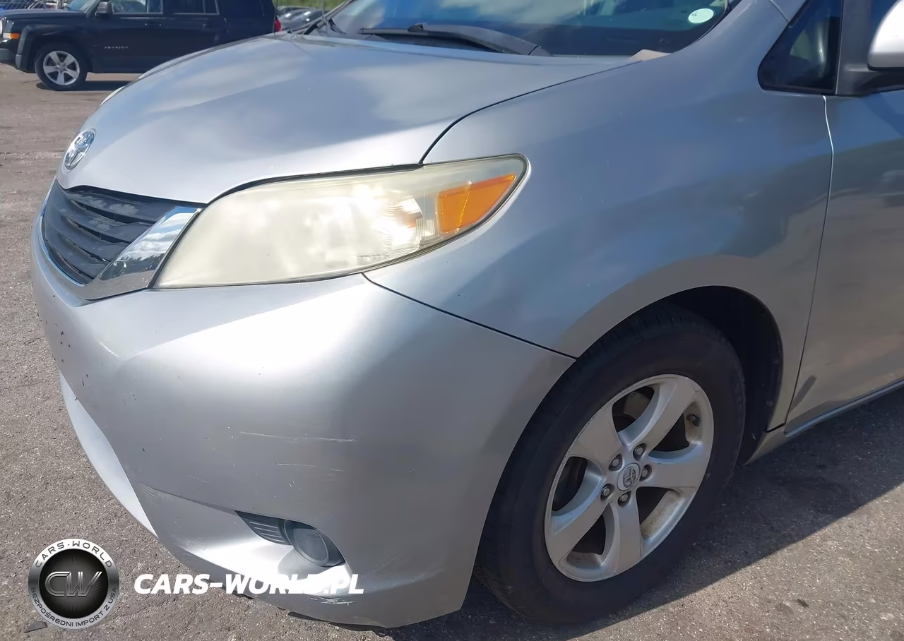2011 Toyota Sienna Le V6 VIN:5TDKK3DC0BS024405 - 6