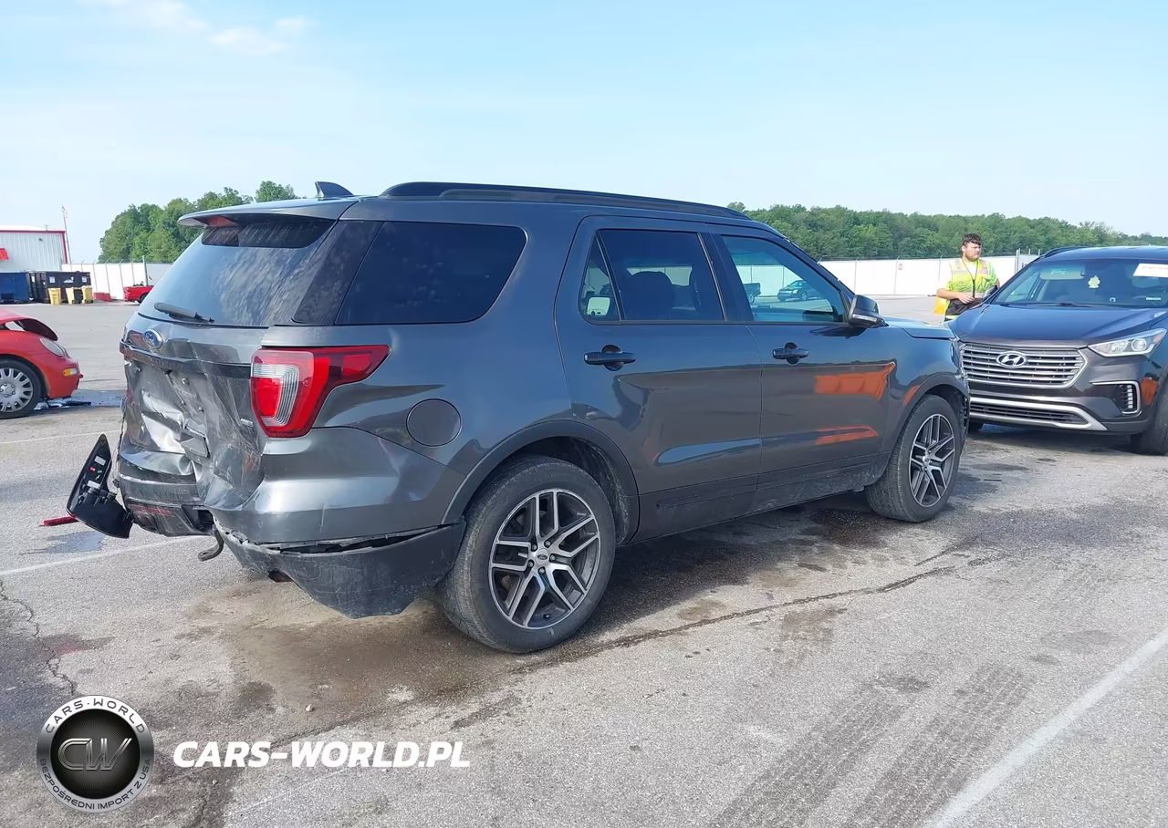 2017 Ford Explorer Sport VIN:1FM5K8GT3HGC04305 - 4