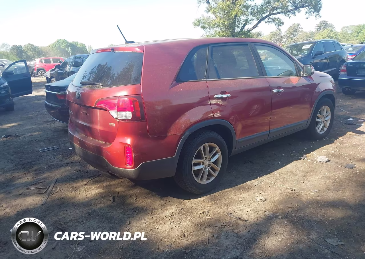 2014 Kia Sorento Lx VIN:5XYKT3A68EG487857 - 4