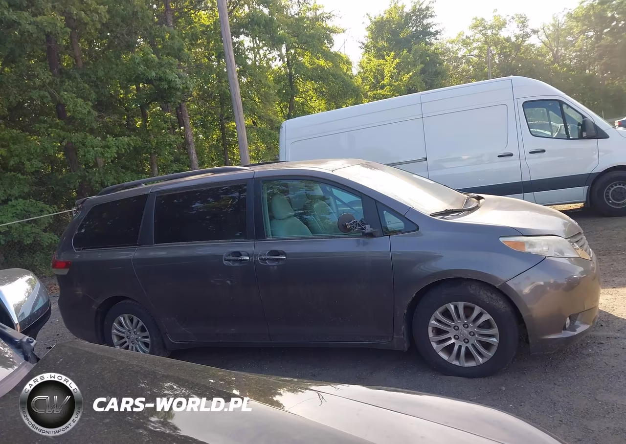 2011 Toyota Sienna Xle V6 VIN:5TDYK3DC5BS040870 - 13