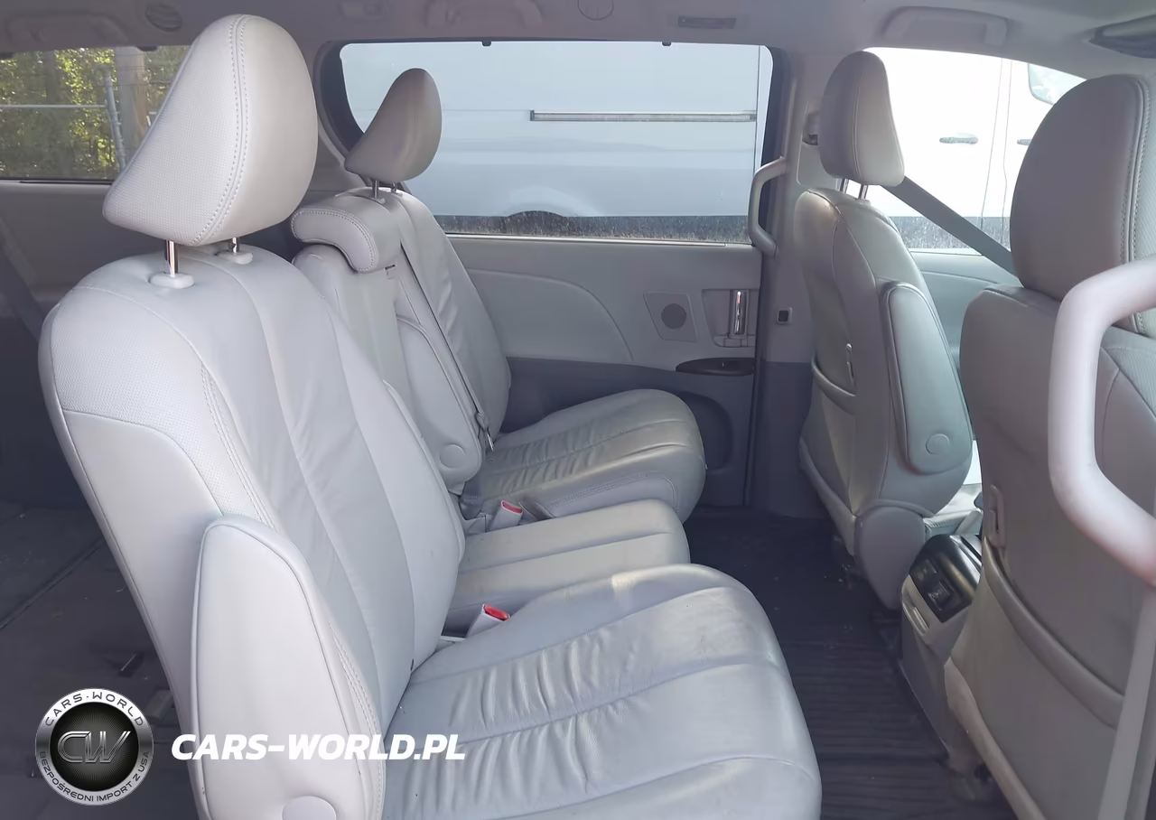 2011 Toyota Sienna Xle V6 VIN:5TDYK3DC5BS040870 - 8