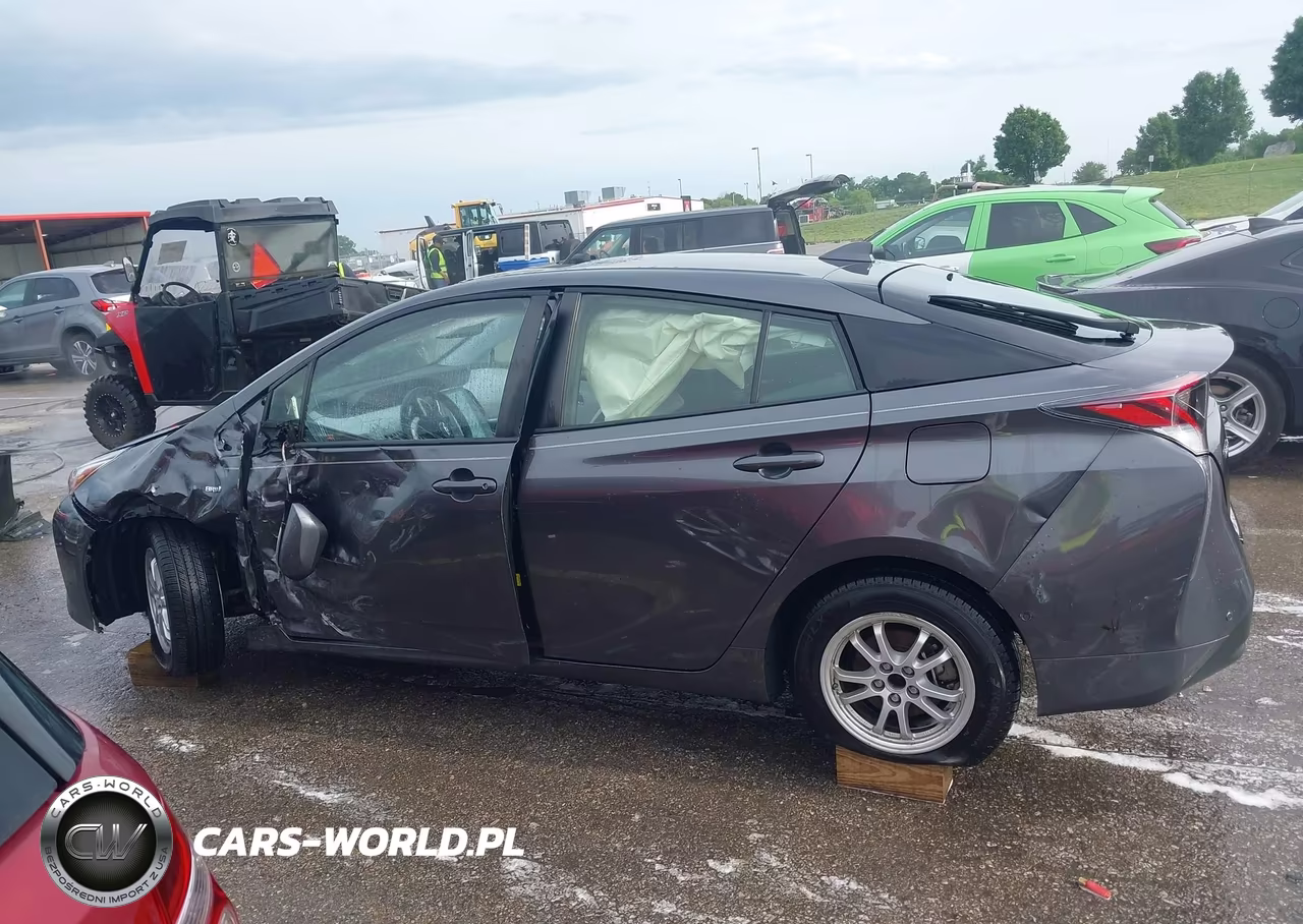 2018 Toyota Prius Four VIN:JTDKARFU2J3064870 - 14