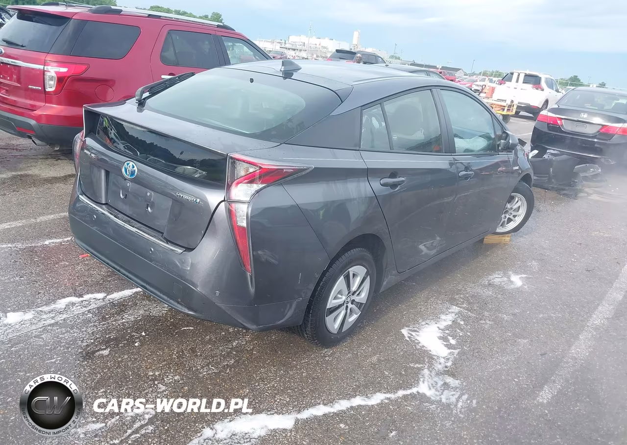 2018 Toyota Prius Four VIN:JTDKARFU2J3064870 - 4