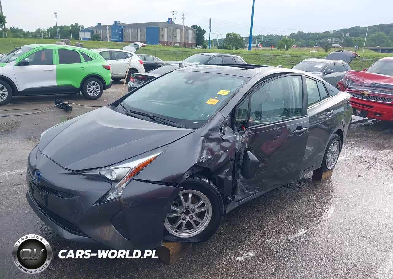 2018 Toyota Prius Four VIN:JTDKARFU2J3064870 - 6
