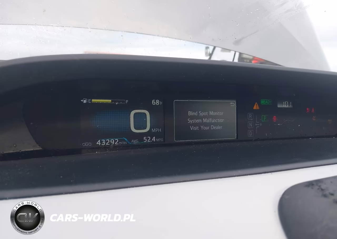 2018 Toyota Prius Four VIN:JTDKARFU2J3064870 - 7