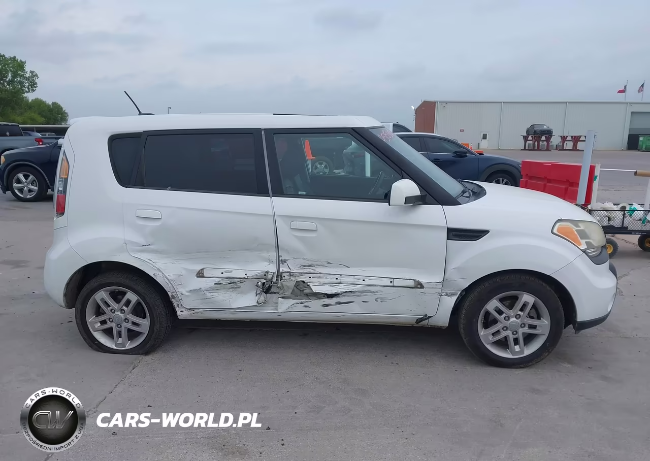 2010 Kia Soul + VIN:KNDJT2A23A7701289 - 13