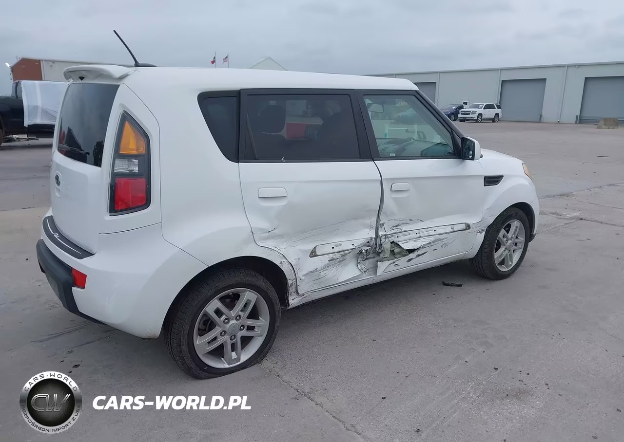 2010 Kia Soul + VIN:KNDJT2A23A7701289 - 4