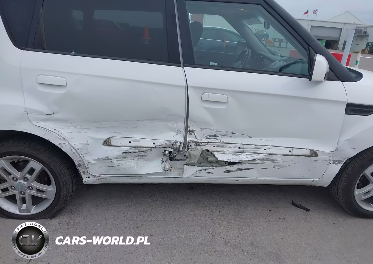 2010 Kia Soul + VIN:KNDJT2A23A7701289 - 6