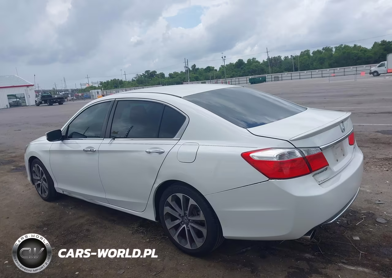 2015 Honda Accord Sport VIN:1HGCR2F52FA096056 - 14