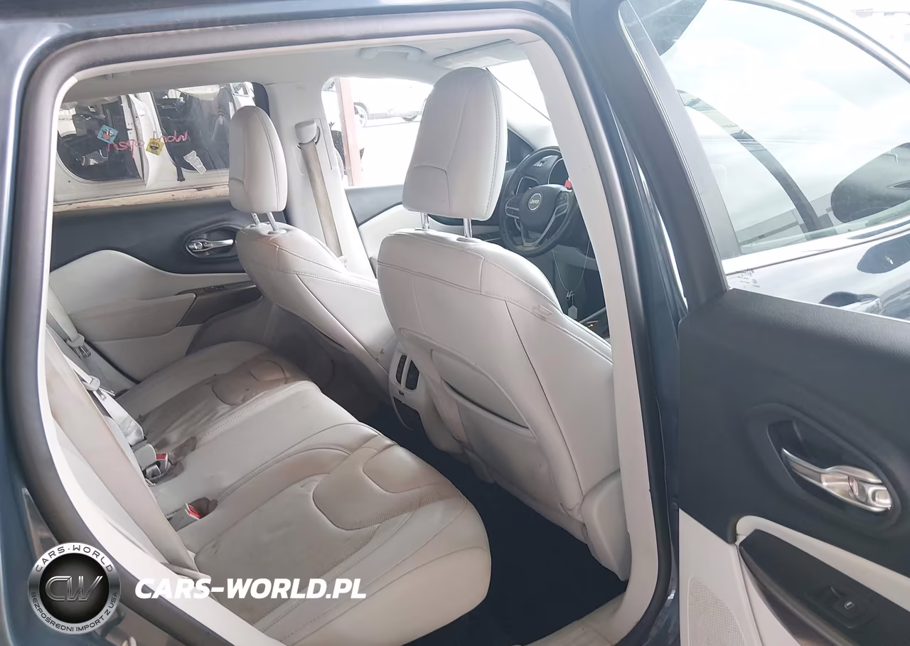 2020 Jeep Cherokee Latitude Lux 4X4 VIN:1C4PJMLX0LD655722 - 8