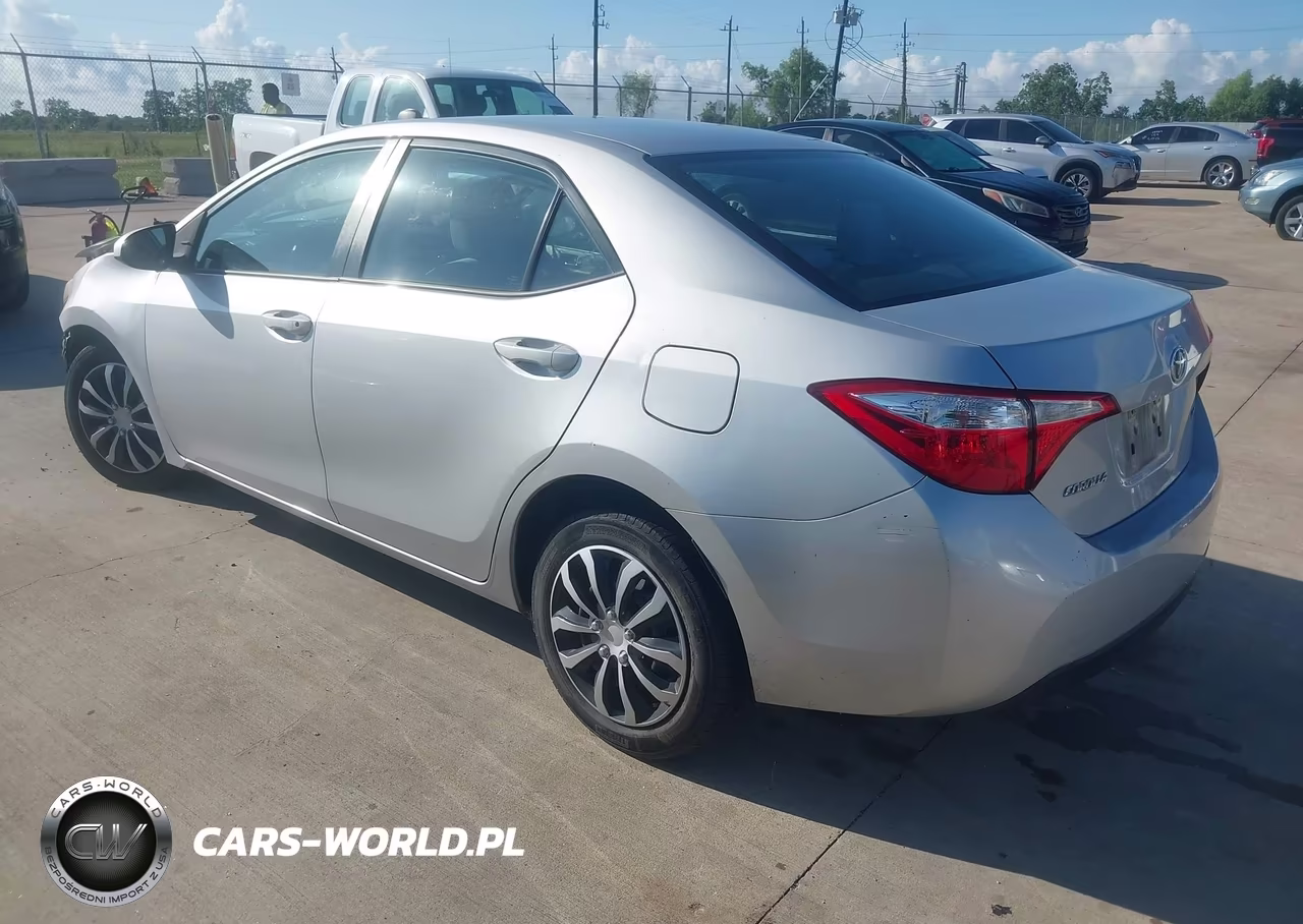 2016 Toyota Corolla Le VIN:5YFBURHE1GP402093 - 3
