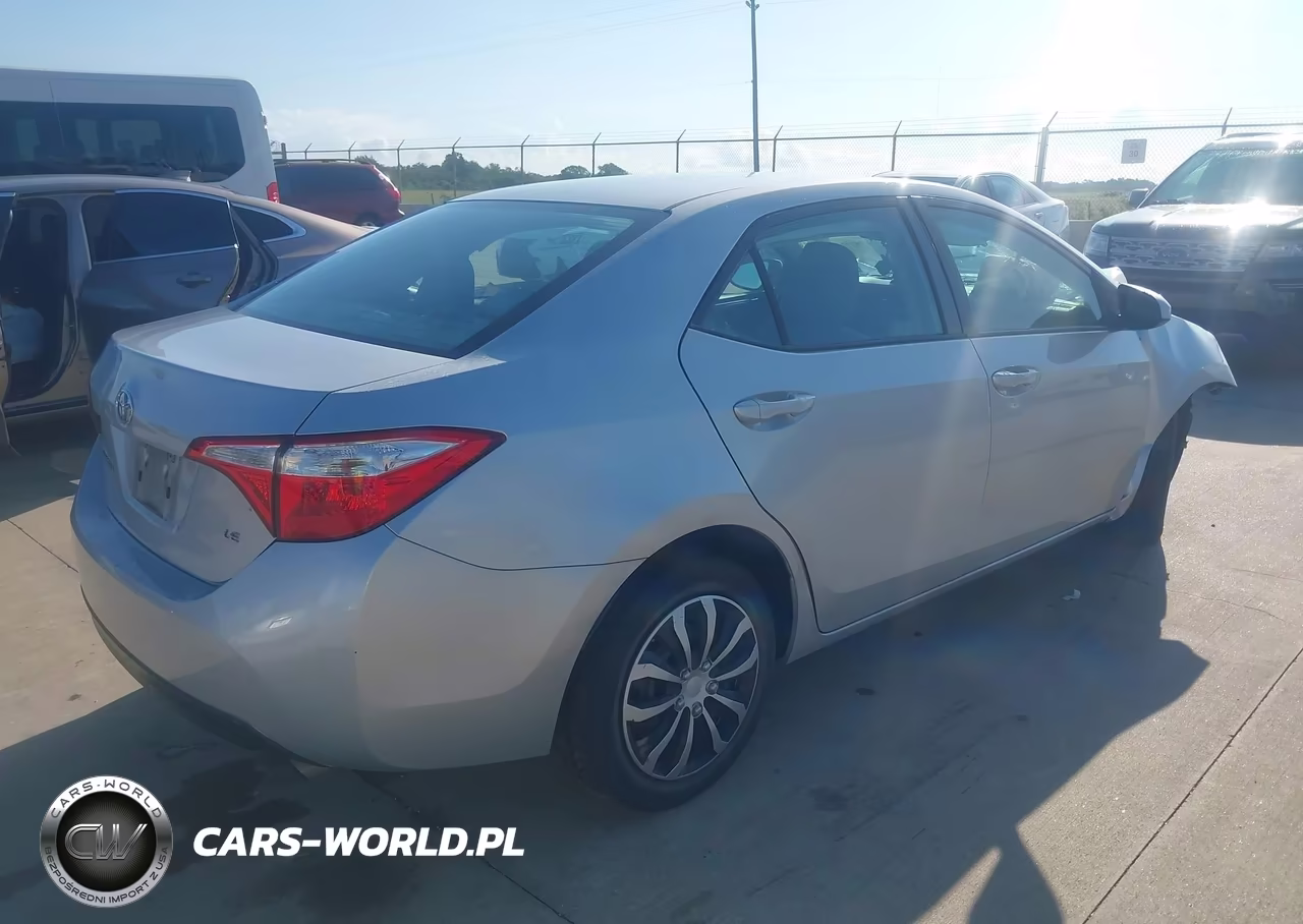 2016 Toyota Corolla Le VIN:5YFBURHE1GP402093 - 4