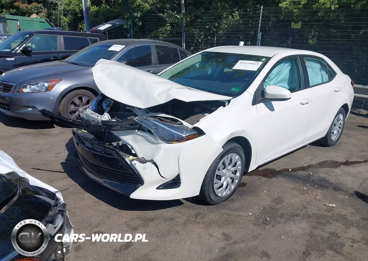 2018 Toyota Corolla Le VIN:5YFBURHE6JP748437 - 2