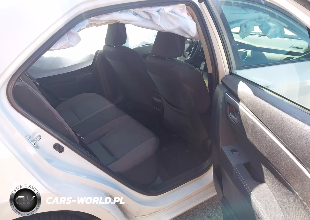 2018 Toyota Corolla Le VIN:5YFBURHE6JP748437 - 8