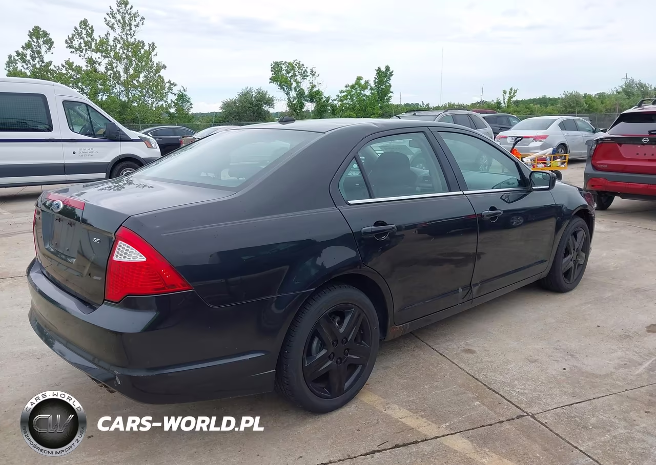 2011 Ford Fusion Se VIN:3FAHP0HA5BR174750 - 4