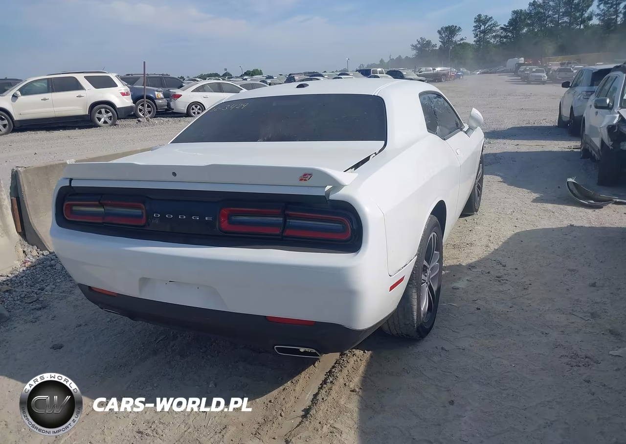 2019 Dodge Challenger Sxt Awd VIN:2C3CDZGG6KH526094 - 4