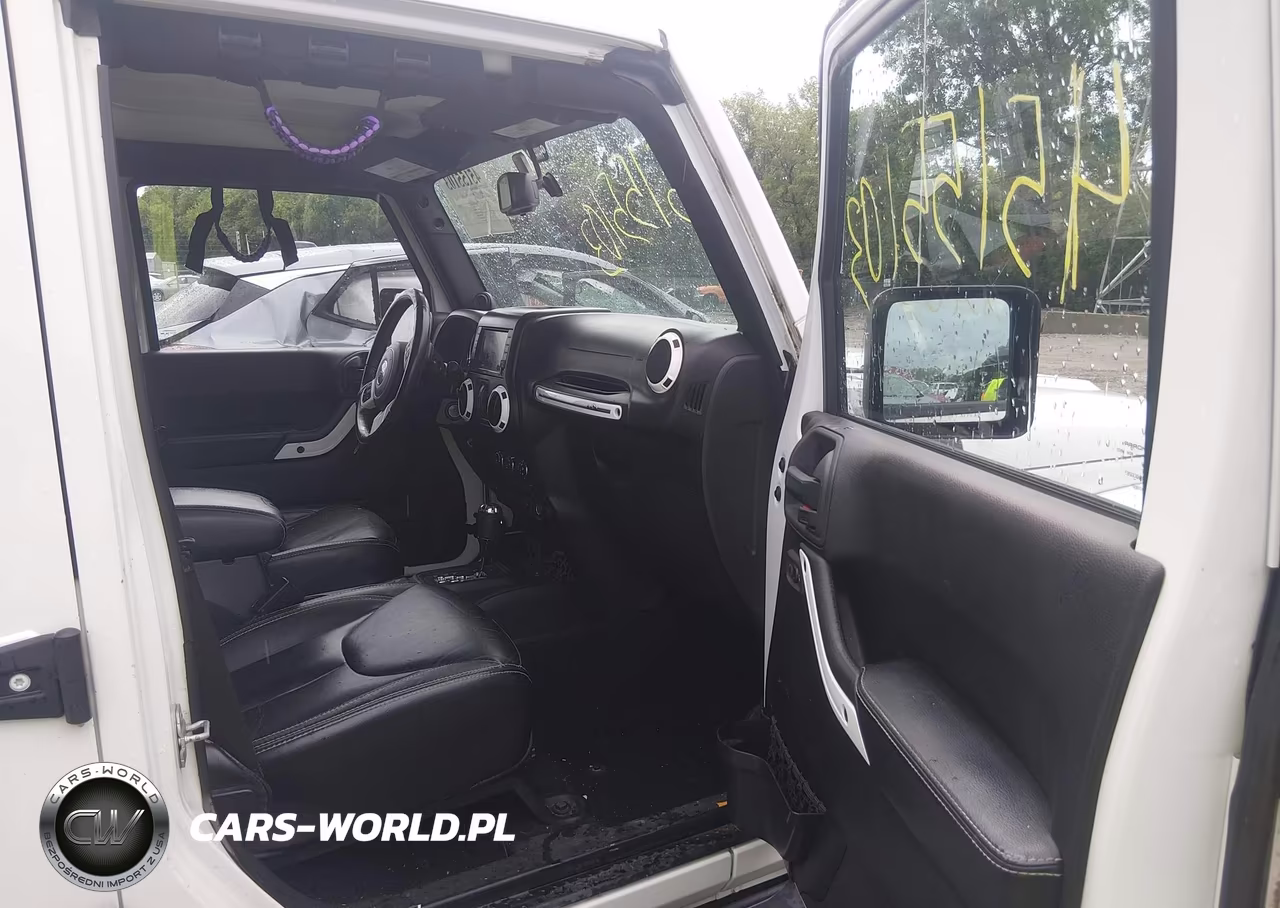 2014 Jeep Wrangler Unlimited Polar Edition VIN:1C4BJWEG4EL216177 - 5
