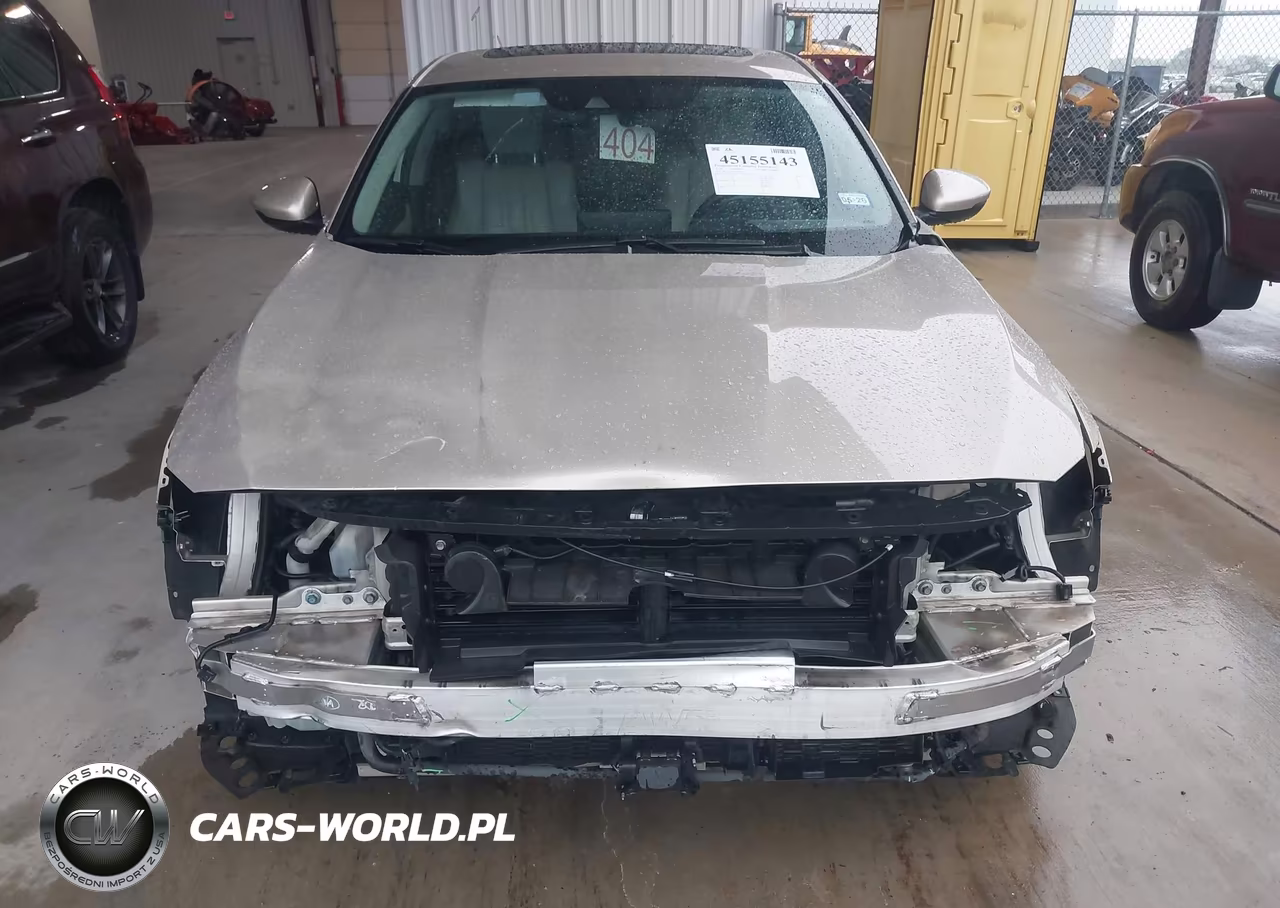 2018 Honda Accord Hybrid Touring VIN:1HGCV3F95JA017069 - 12