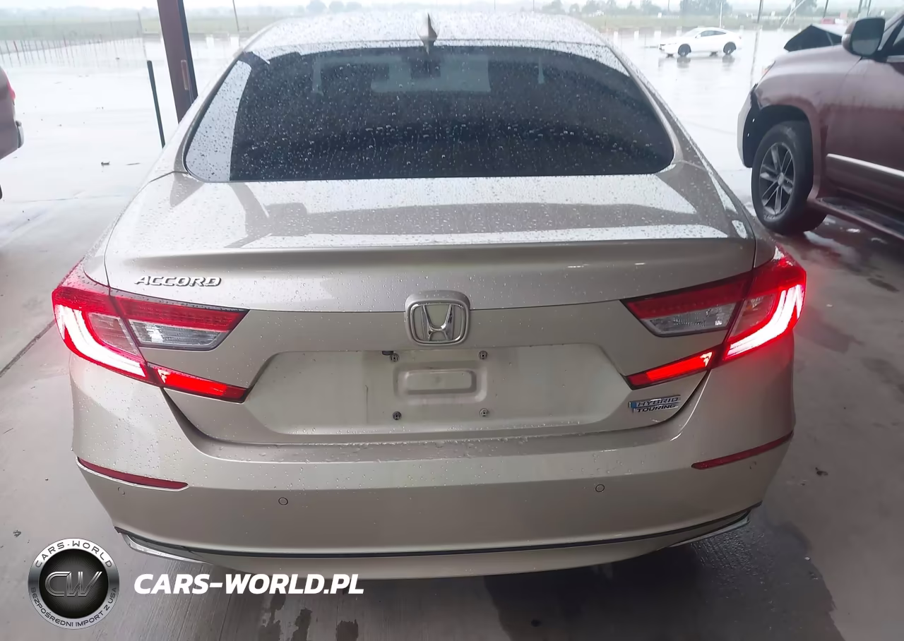 2018 Honda Accord Hybrid Touring VIN:1HGCV3F95JA017069 - 16
