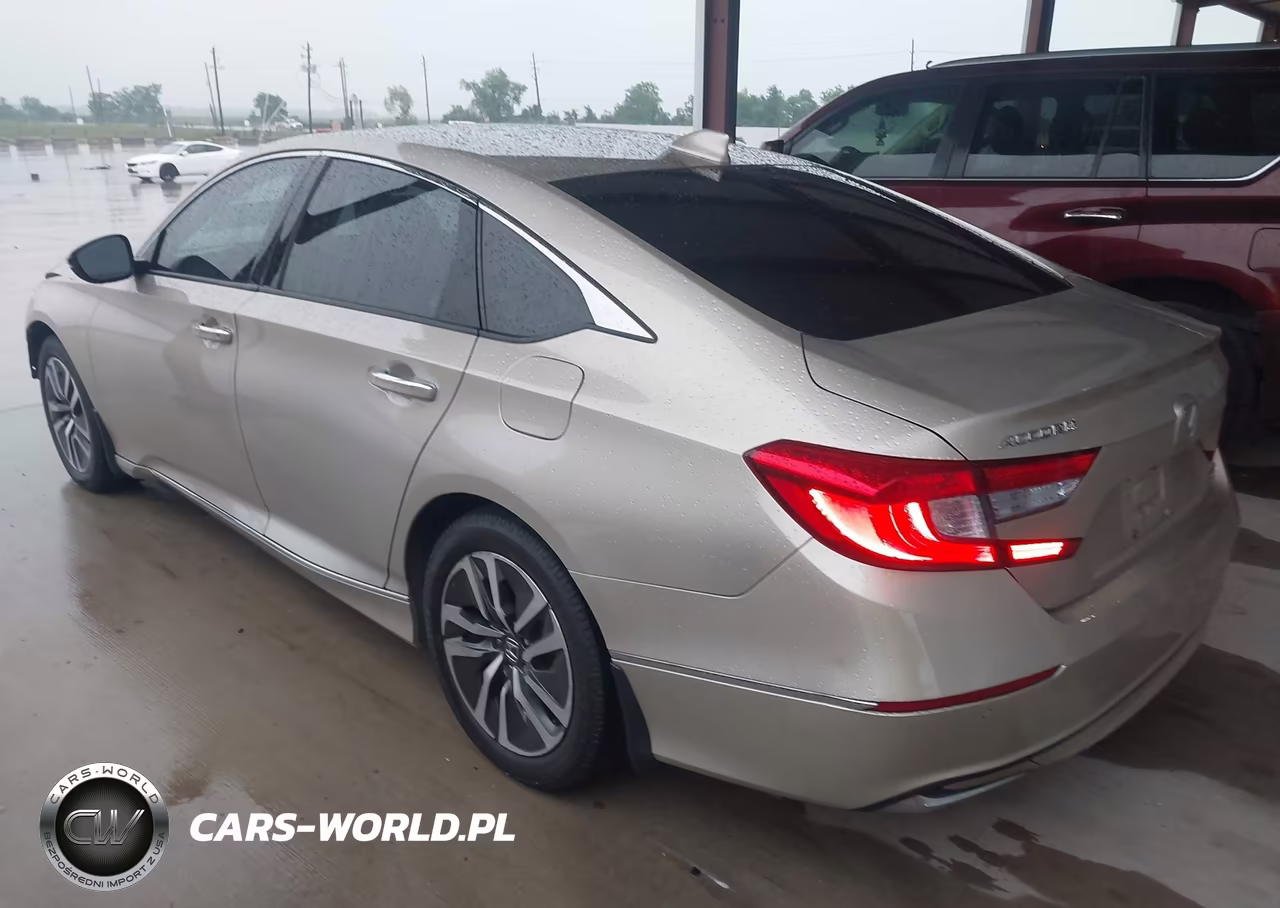2018 Honda Accord Hybrid Touring VIN:1HGCV3F95JA017069 - 3