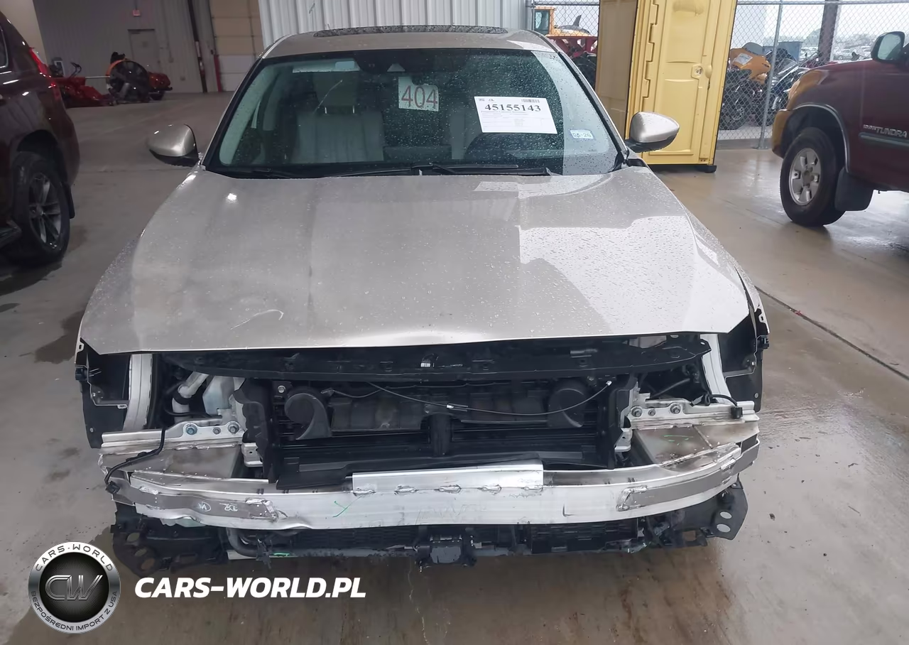 2018 Honda Accord Hybrid Touring VIN:1HGCV3F95JA017069 - 6