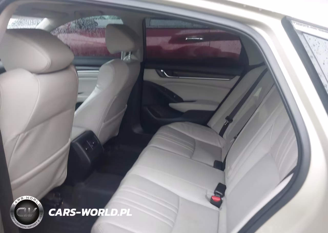 2018 Honda Accord Hybrid Touring VIN:1HGCV3F95JA017069 - 8