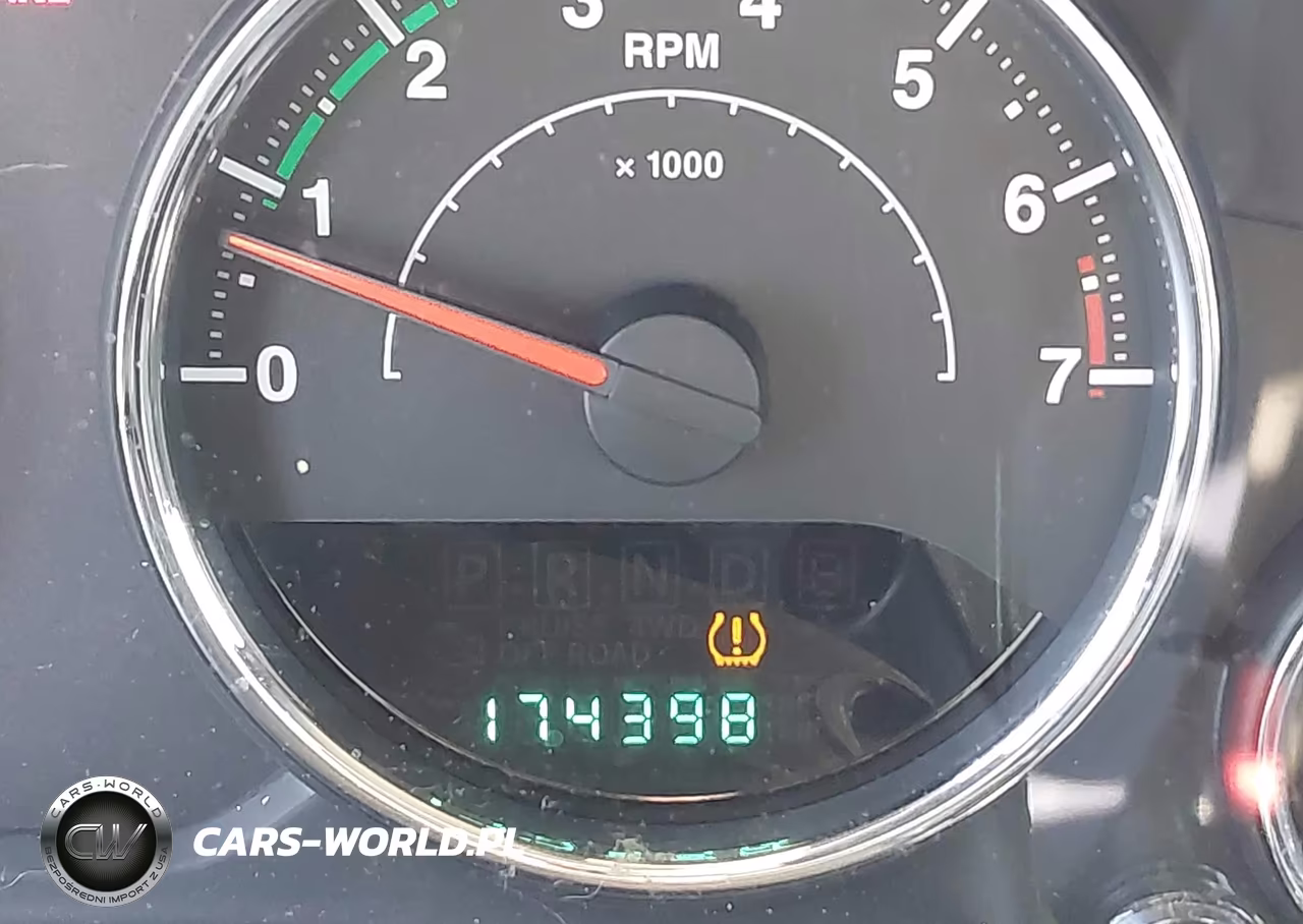 2014 Jeep Wrangler Unlimited Sport VIN:1C4BJWDG9EL179385 - 15