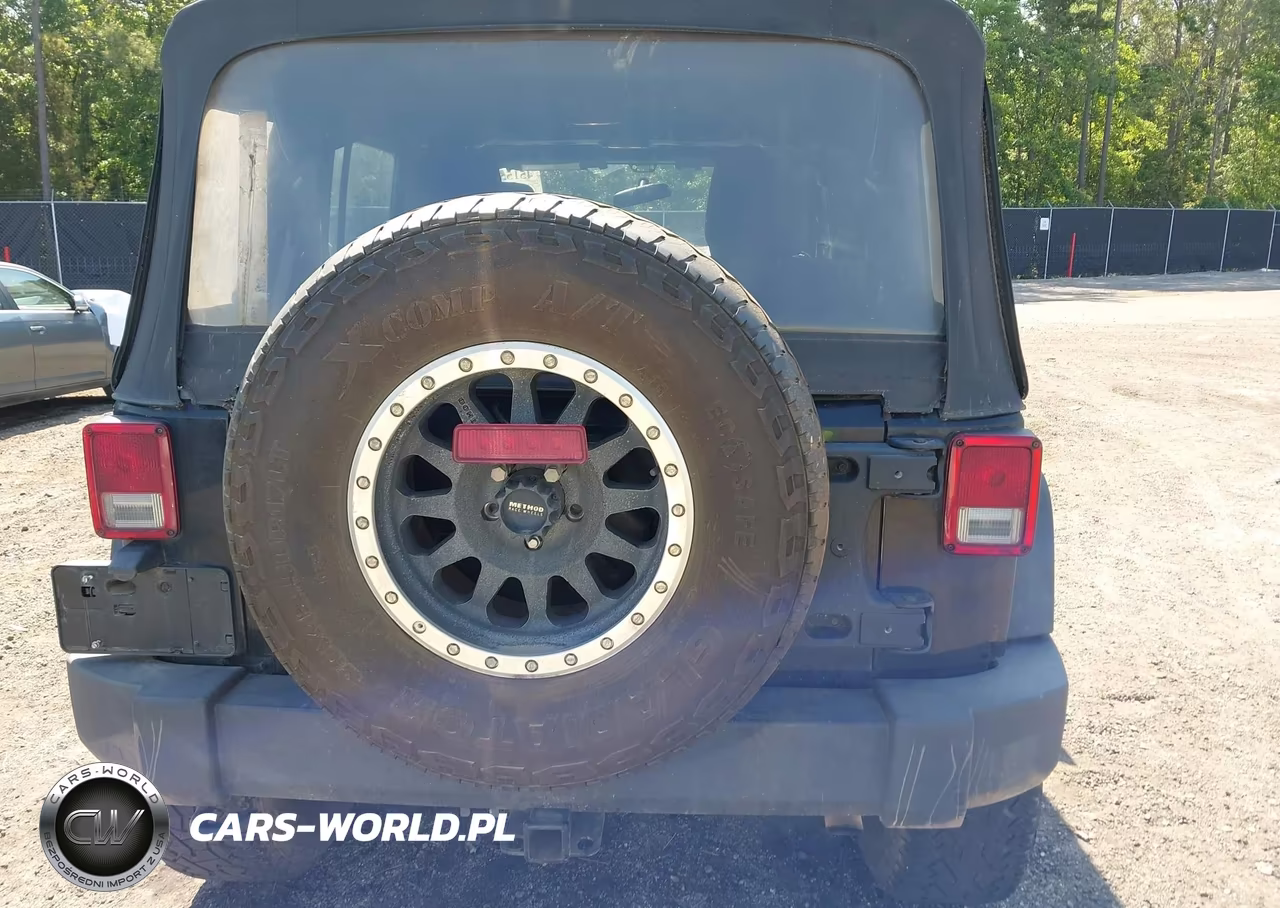 2014 Jeep Wrangler Unlimited Sport VIN:1C4BJWDG9EL179385 - 16