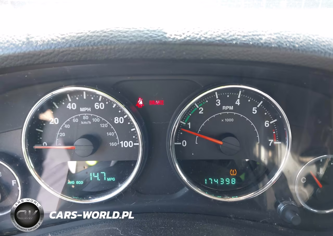 2014 Jeep Wrangler Unlimited Sport VIN:1C4BJWDG9EL179385 - 7