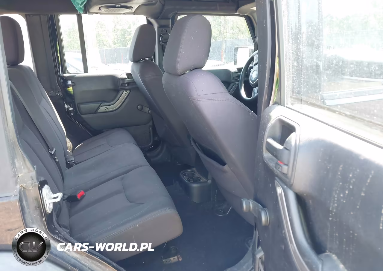 2014 Jeep Wrangler Unlimited Sport VIN:1C4BJWDG9EL179385 - 8