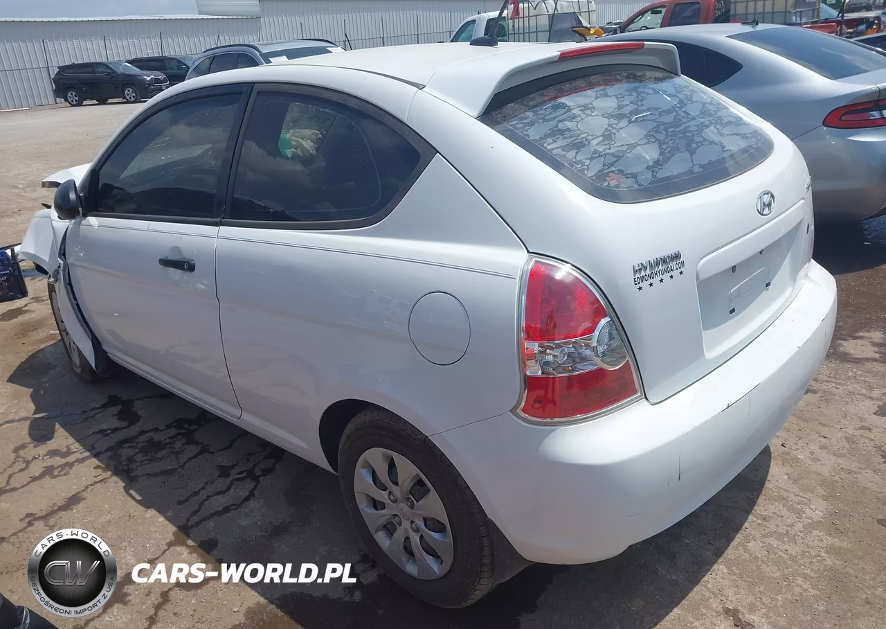 2009 Hyundai Accent Gs VIN:KMHCM36C49U112032 - 3