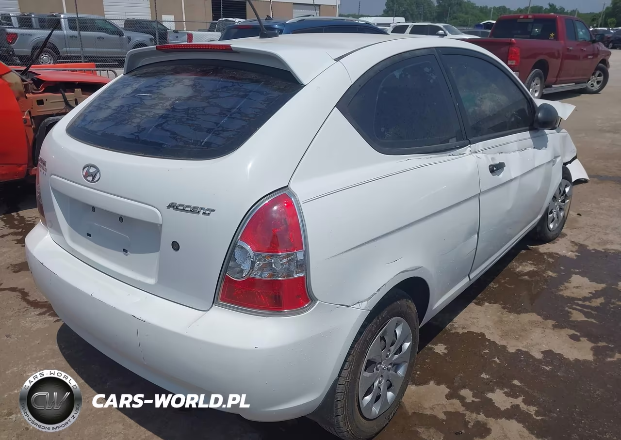 2009 Hyundai Accent Gs VIN:KMHCM36C49U112032 - 4
