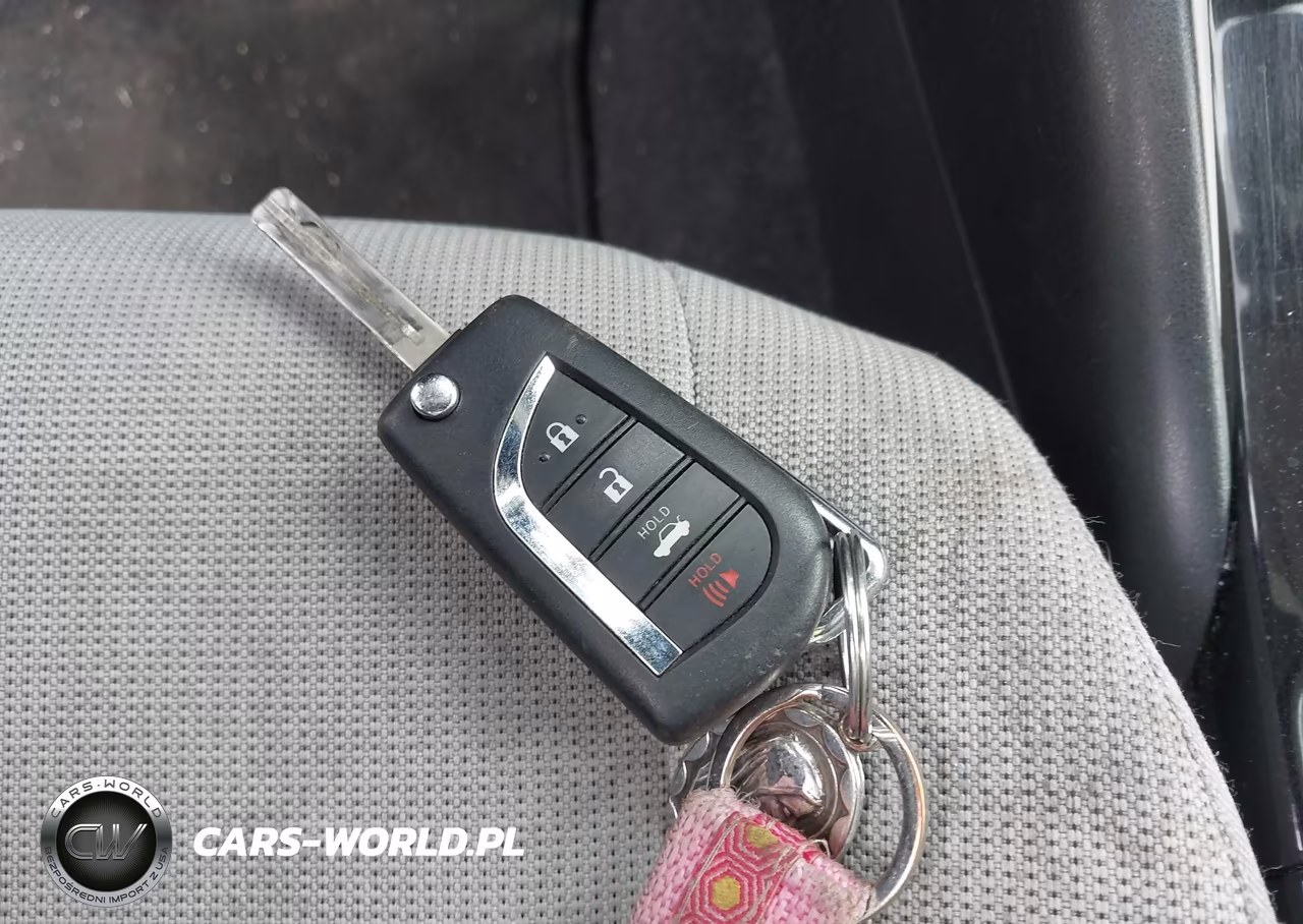 2021 Toyota Corolla Le VIN:JTDEPMAE1MJ164814 - 11