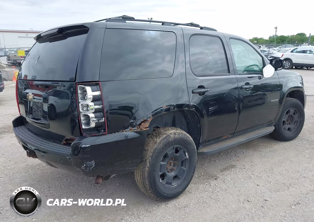 2010 Chevrolet Tahoe Lt VIN:1GNUKBE05AR100776 - 4