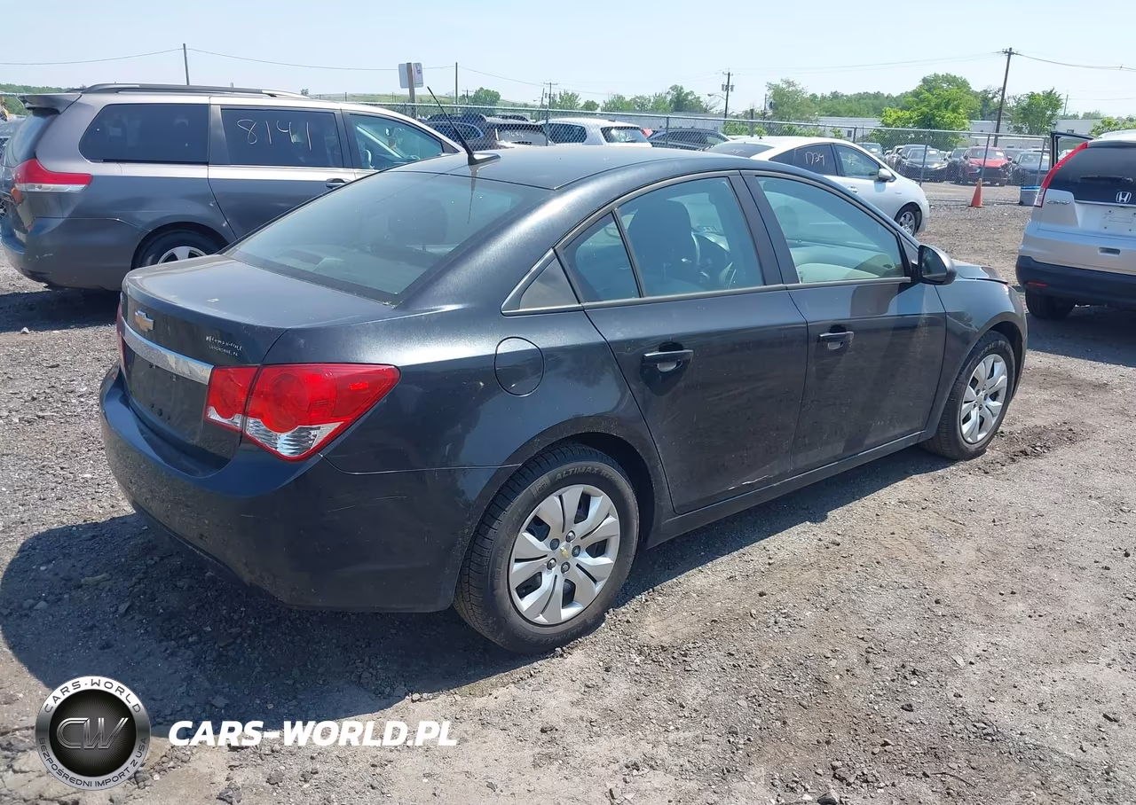 2014 Chevrolet Cruze Ls Auto VIN:1G1PA5SG0E7340520 - 4