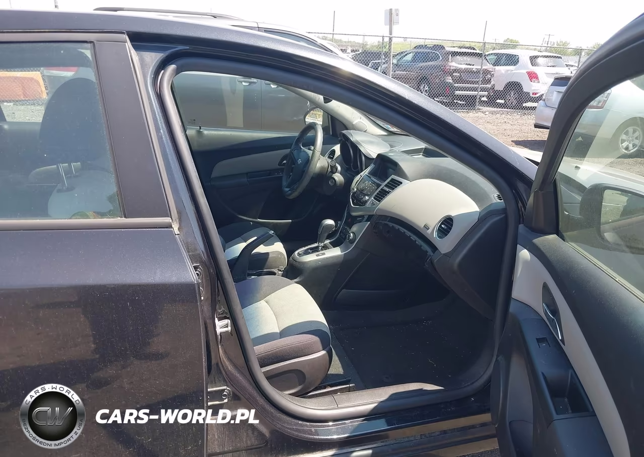 2014 Chevrolet Cruze Ls Auto VIN:1G1PA5SG0E7340520 - 5