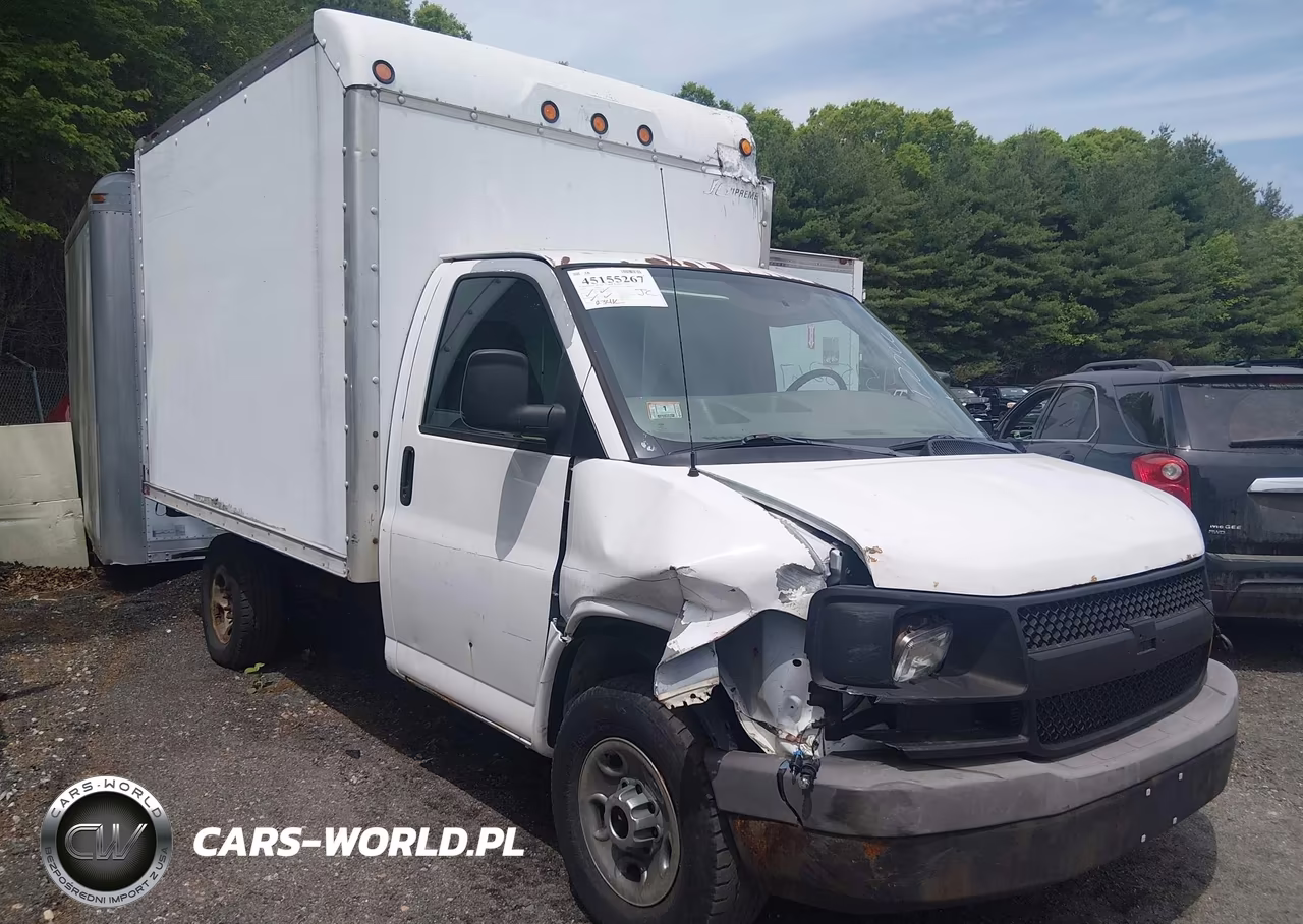2007 GMC Savana Cutaway Work Van