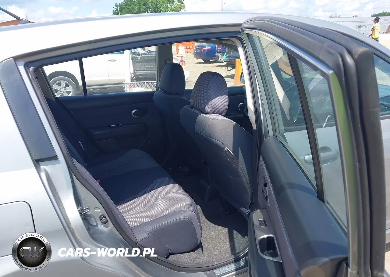 2008 Nissan Versa 1.8Sl VIN:3N1BC13E08L368886 - 8