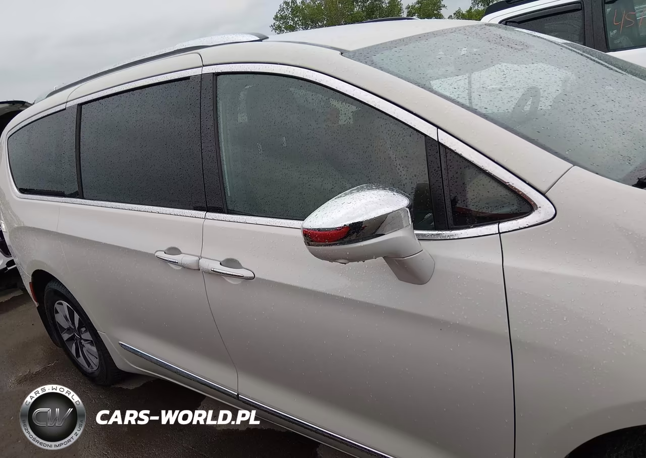 2021 Chrysler Pacifica Hybrid Limited VIN:2C4RC1S79MR572906 - 13