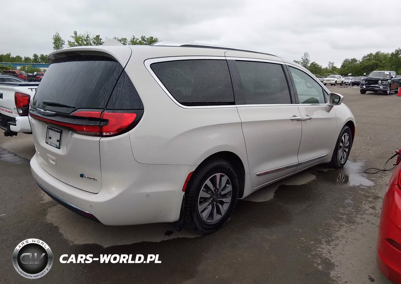 2021 Chrysler Pacifica Hybrid Limited VIN:2C4RC1S79MR572906 - 4