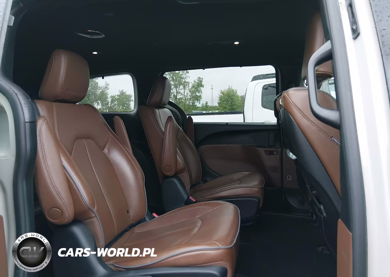 2021 Chrysler Pacifica Hybrid Limited VIN:2C4RC1S79MR572906 - 8